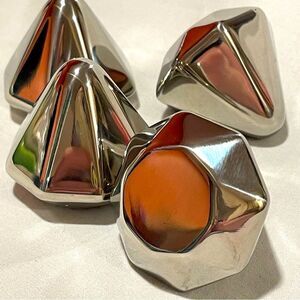 Whiskey chillers 🥃 stainless steel pyramid form ice cubes whiskey stones